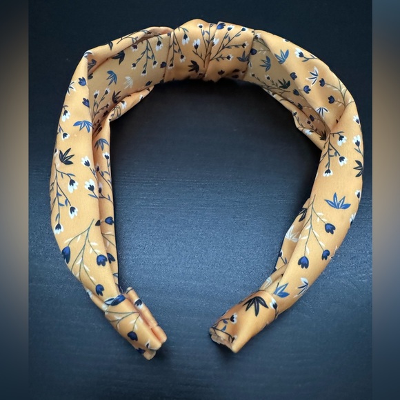 Bundle of two Satin Headbands - Picture 4 of 5